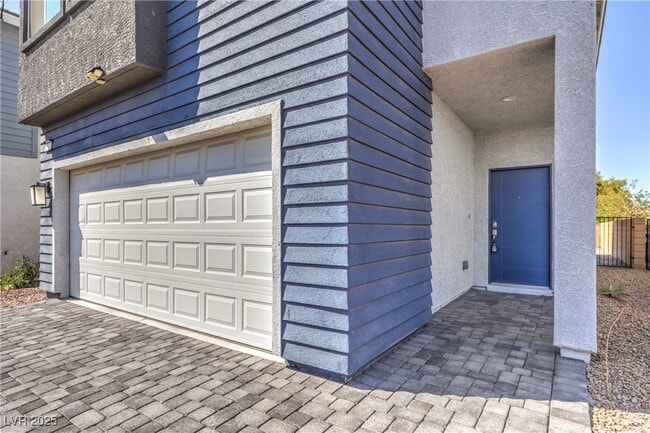 Building Photo - 3718 Paseo de Paz Ave
