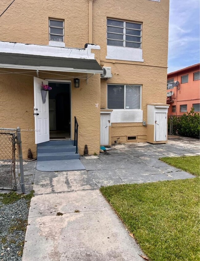 Primary Photo - 1726 NW 19th St