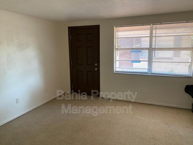 Building Photo - 8940 Temple Terrace Hwy