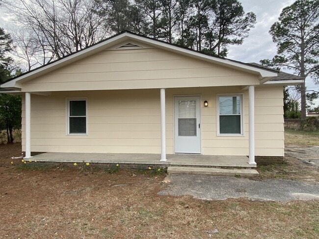 Building Photo - 4935 Walnut Dr