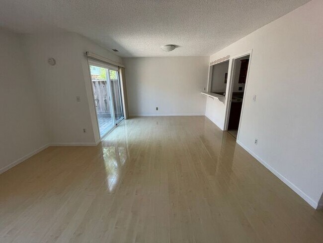 Foto del edificio - 3-Bedroom for Rent in Milpitas - $3,500/mo