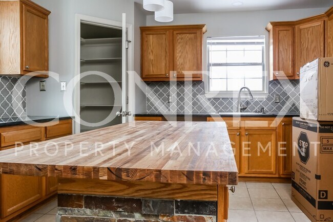 Building Photo - 3 Bedroom in Benton
