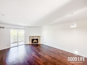 Building Photo - 7405 Charmant Dr
