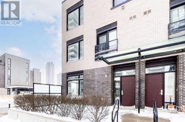Building Photo - 4070-4070 Parkside Village Dr