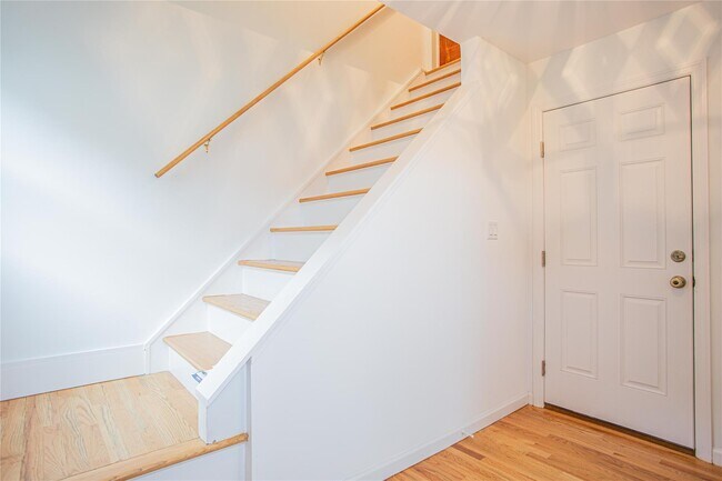 Foto del edificio - 733 E Walnut St