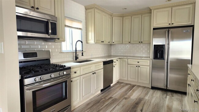 Foto del edificio - 468 Nassau Ave