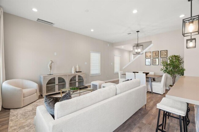 Foto del edificio - 420 Stonework Garden Ln
