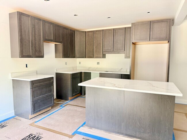 Foto del edificio - Brand New 3 Bedroom Townhouse for Rent
