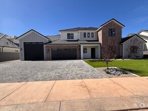 Building Photo - 2724 E Moorland Dr