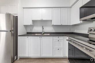 Interior Photo - 30 High Street East