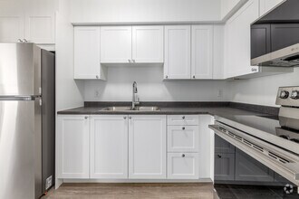Interior Photo - 30 High Street East