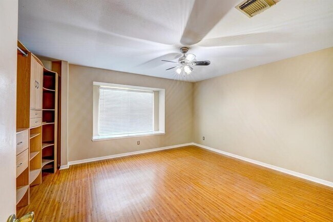 Building Photo - 3319 W Heatherock Cir