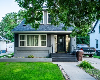 Building Photo - 613 E 3rd Ave