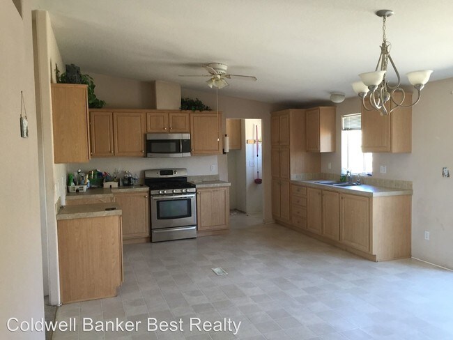 Building Photo - 4 br, 2 bath House - 13787 Umtali Rd