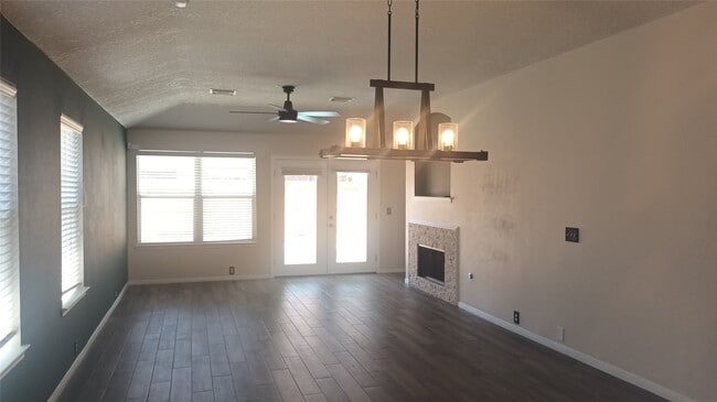 Building Photo - 10215 Dr Peridot Cove