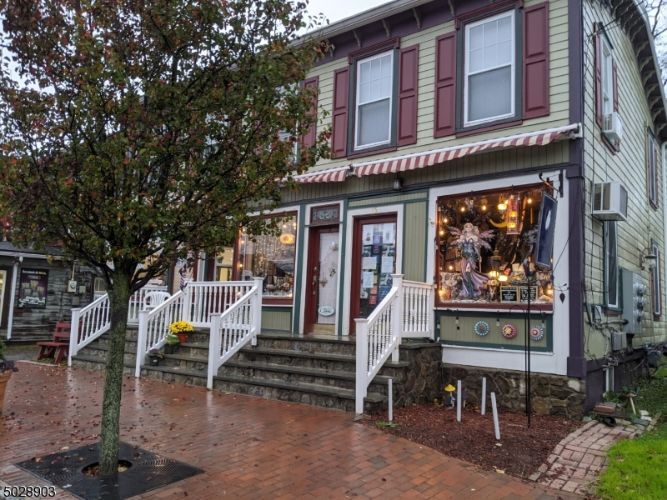 Primary Photo - 75 Main St