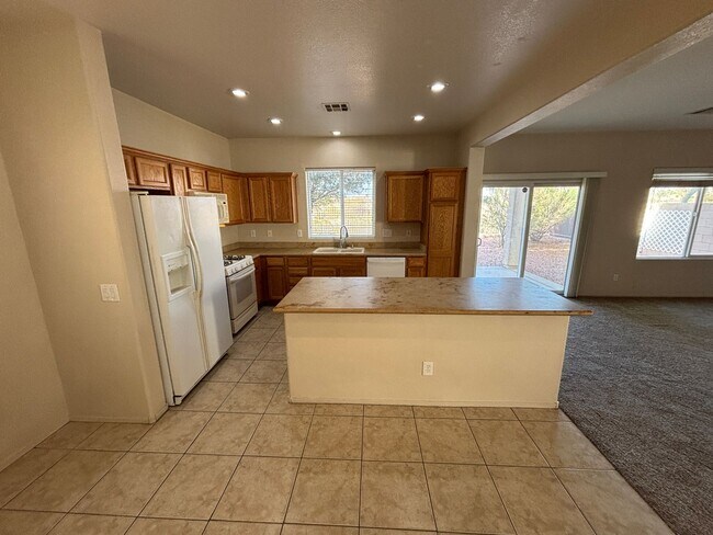 Foto del edificio - Gorgeous 3bed / 2.5bath home in the Silverstone Ranch community!