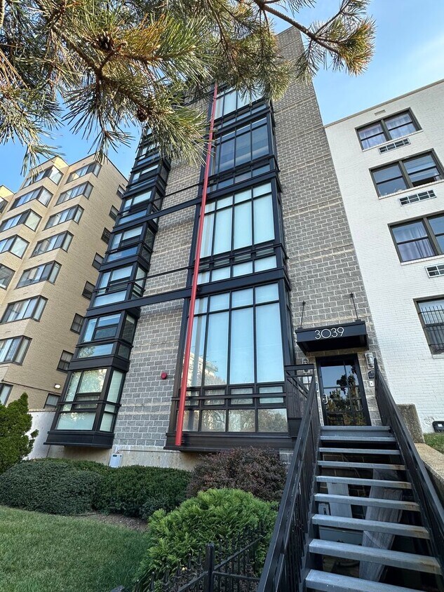 Foto principal - Unique Loft Style Two Bedroom/Two Bathroom...