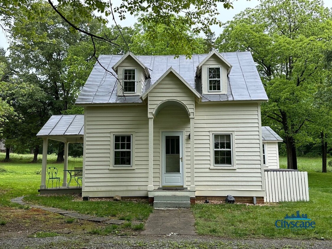 Primary Photo - FABULOUS FARMHOUSE IN GOOCHLAND, INCLUDES ...