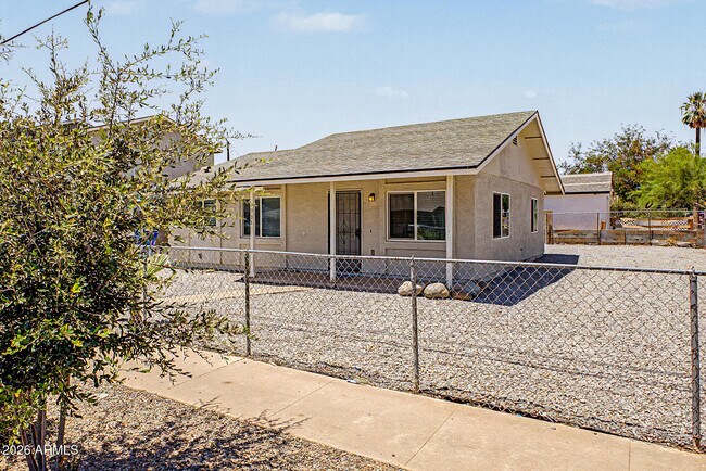 Foto del edificio - 5938 W Ocotillo Rd