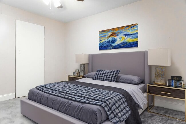 Building Photo - 640 Ponca St