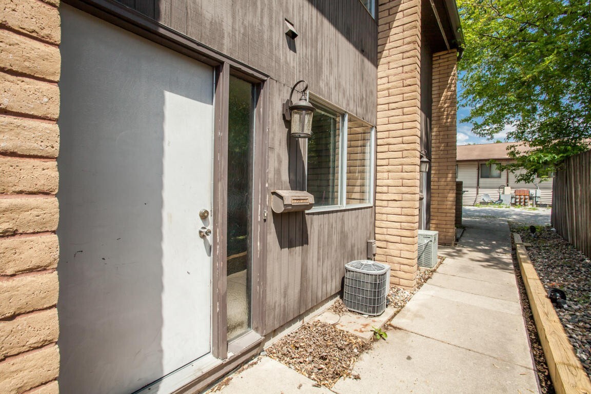 Front Door - 2639 Knapp St