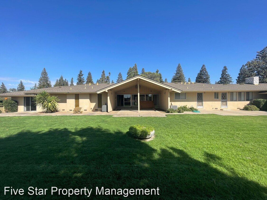 Foto principal - 3 br, 2.5 bath House - 624 N. Stearns Rd