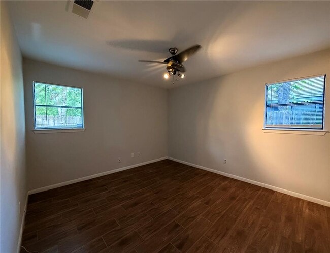 Building Photo - 604 Gaylor St