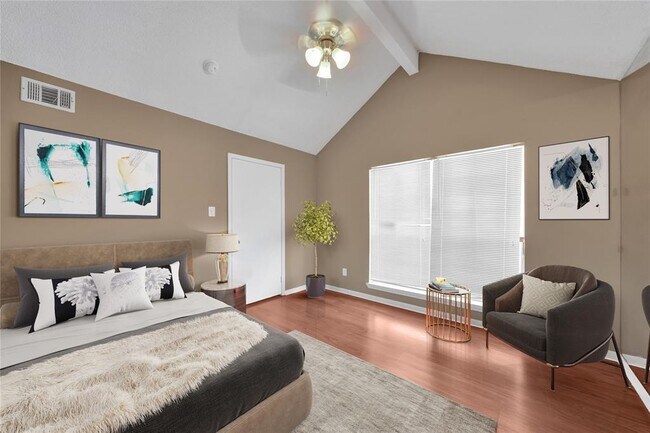 Foto del edificio - 8355 Sands Point Dr