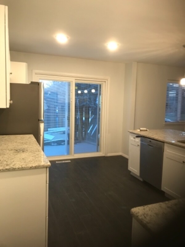 Foto del edificio - 3820 Findlay Ln