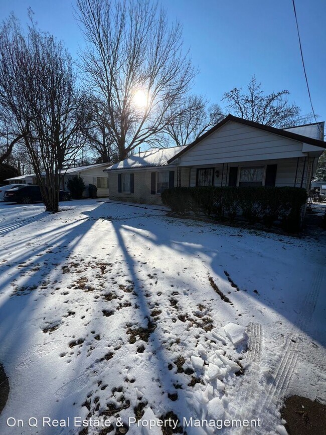 Foto del edificio - 3 br, 2 bath House - 3307 Kingsbury St