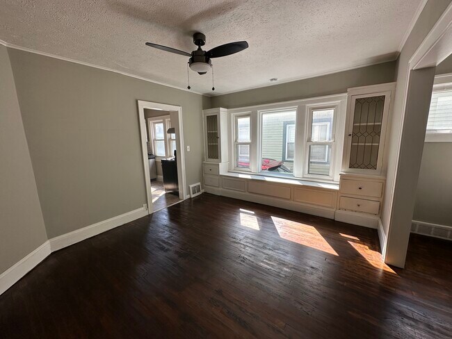 Foto del edificio - 2101 Waterbury Rd