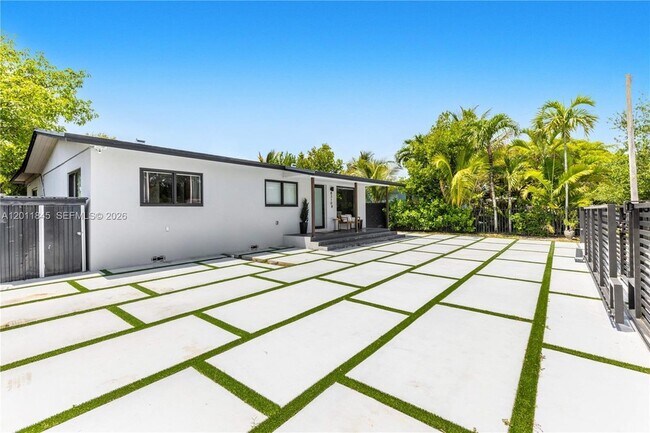 Foto del edificio - 8310 SW 45th St
