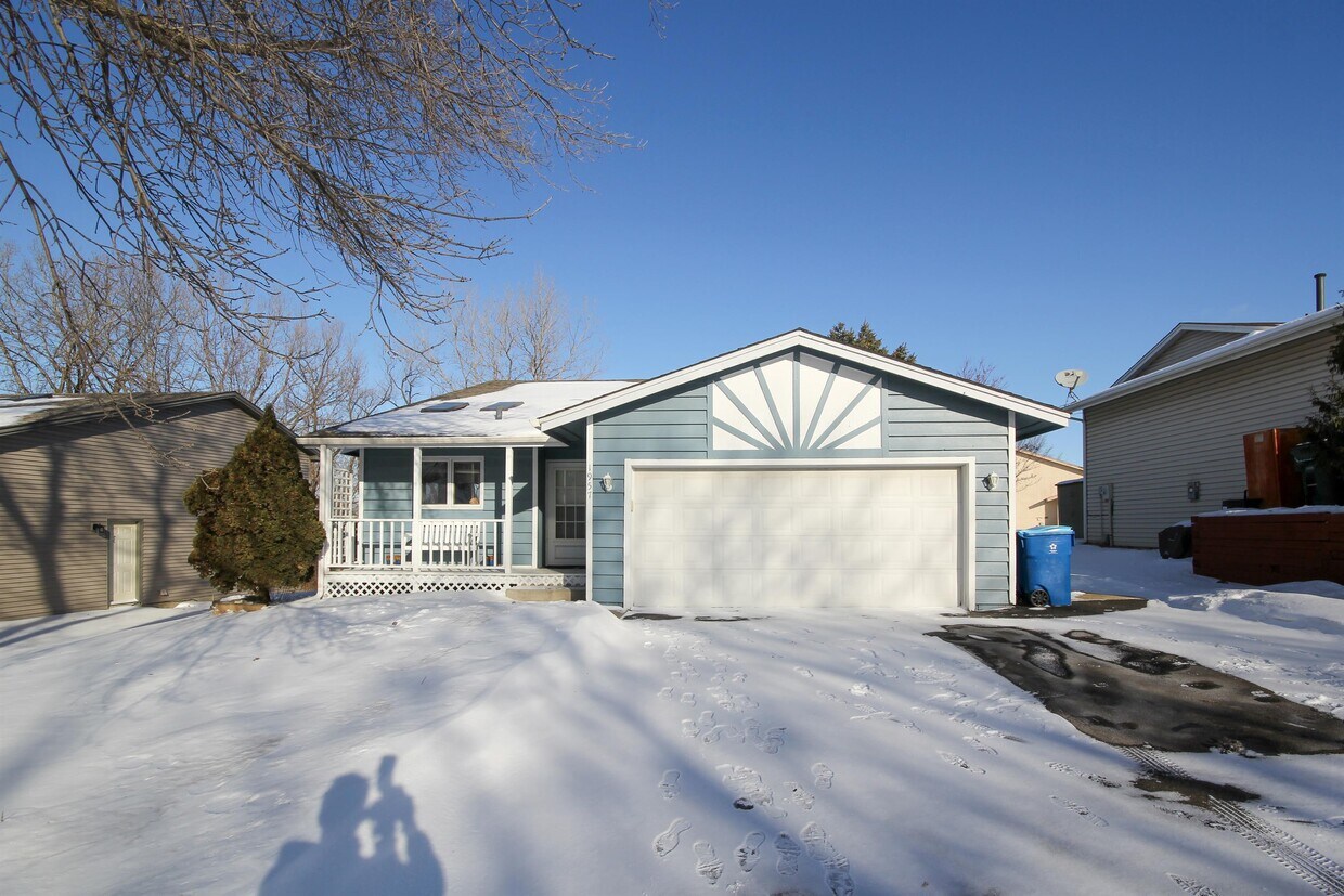 1957 Covington Ln, Eagan, MN 55122 House Rental in Eagan, MN