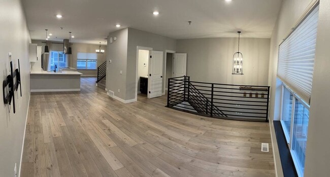 Building Photo - APPLICATIONS PENDING -- MOVE IN SPECIAL AL...