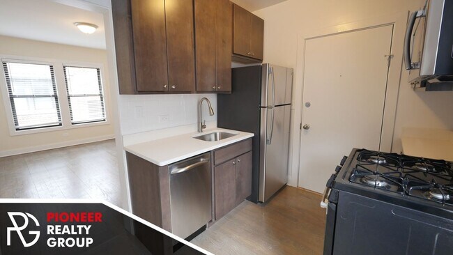 Building Photo - 2641 N Spaulding Ave
