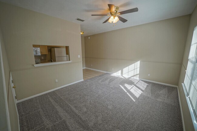 Building Photo - 3100 Dian Rd