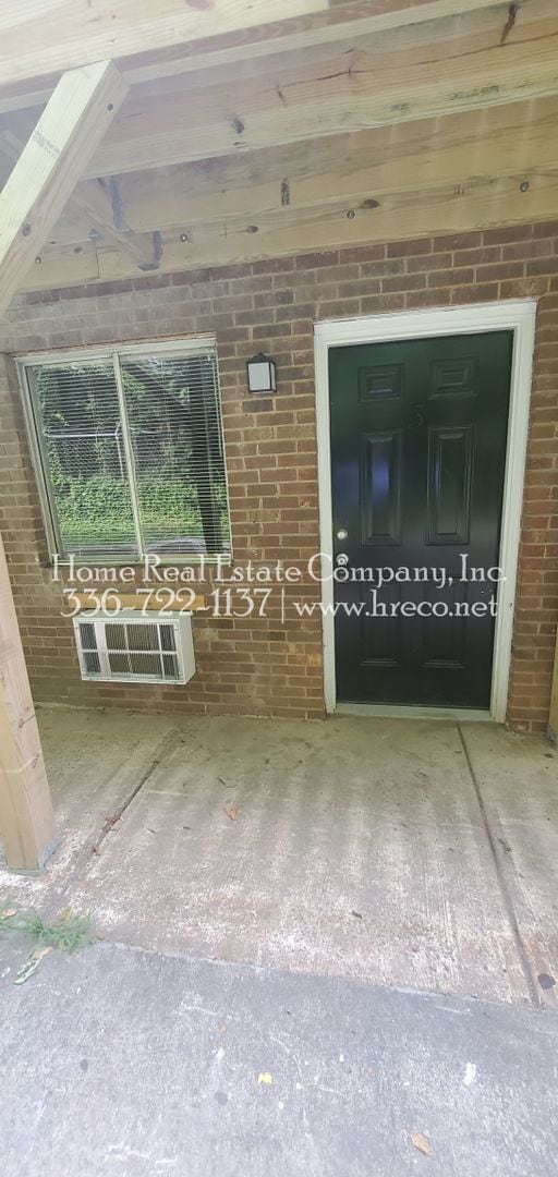 Photo - 829 W. Seventh Street Apt #4