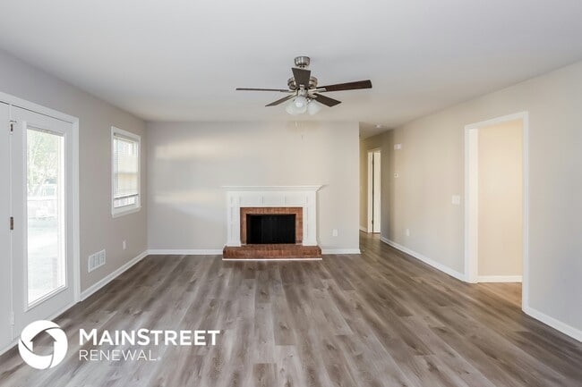 Building Photo - 2157 Sheffield Dr