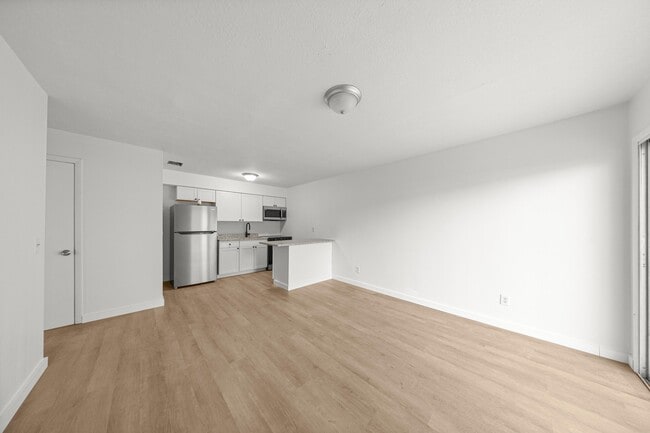 Building Photo - 2931 SE 52nd Ave