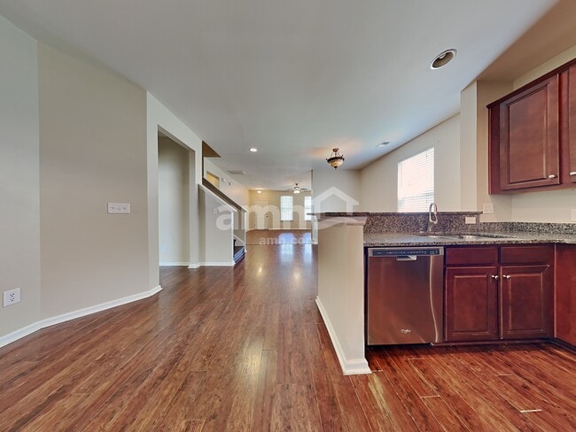 Building Photo - 202 Short Woods Ct