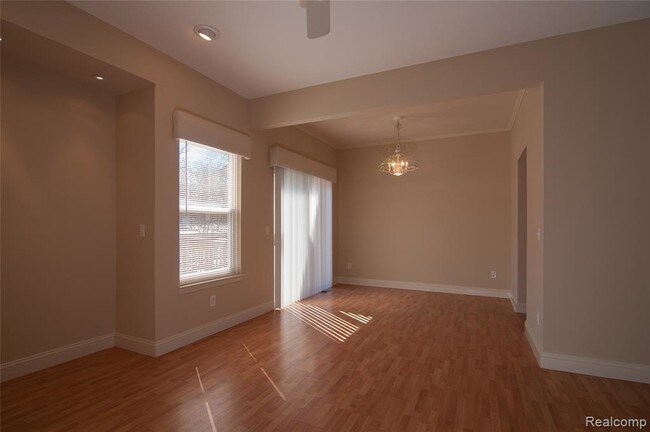 Building Photo - 3190 Brookside Dr