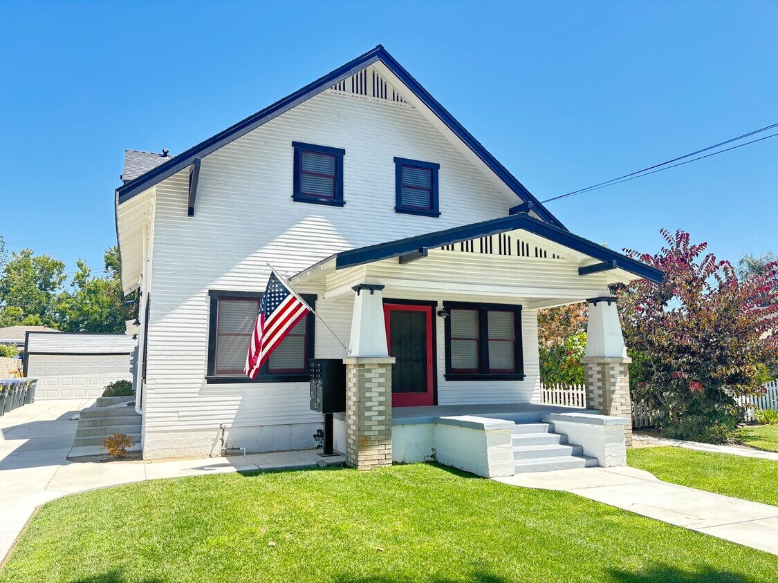 Foto principal - Historic renovated 3 bedroom Craftsman In ...