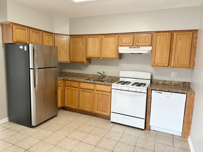 Building Photo - 8656 84th Ct