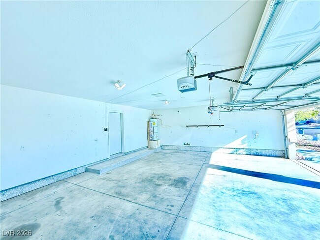 Foto del edificio - 5810 East St