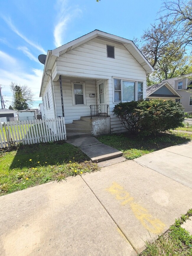 Foto del edificio - 7319 W Addison St