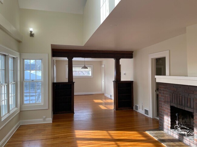 Foto del edificio - 3910-3912 Thomas Ave South