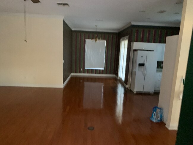 Foto del edificio - 205 Lake Region Blvd S