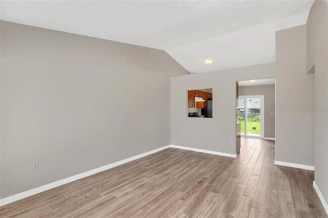 Foto del edificio - 2734 Coral Reef Dr