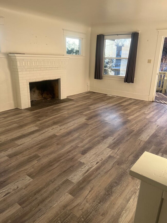 Foto del edificio - Charming 2 bed 1 bath close to UNR